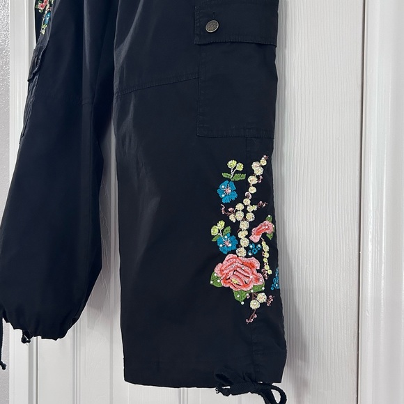 Live A Little Embroidered Cargo Crops - Picture 5 of 12